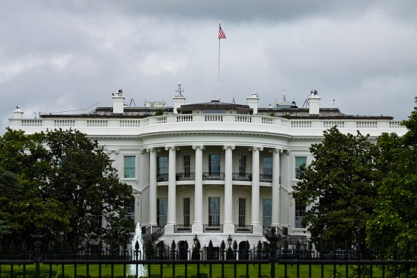 天诚配资 美参议院通过终止特朗普全面关税政策决议